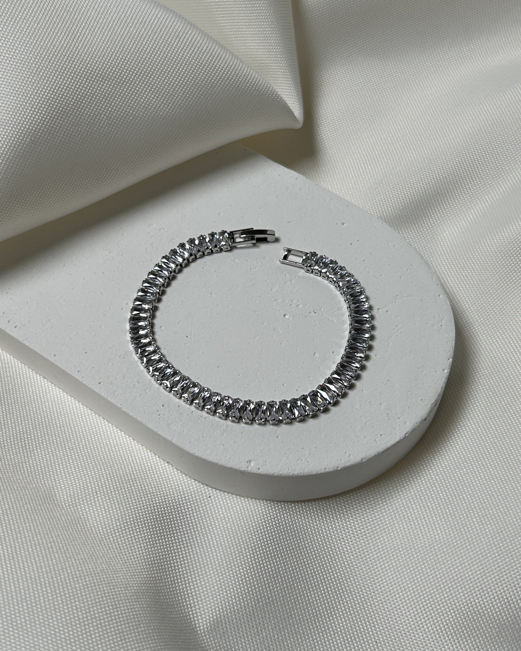 Baget Zirkon Taşlı Gümüş Renk Çelik Tennis Bileklik