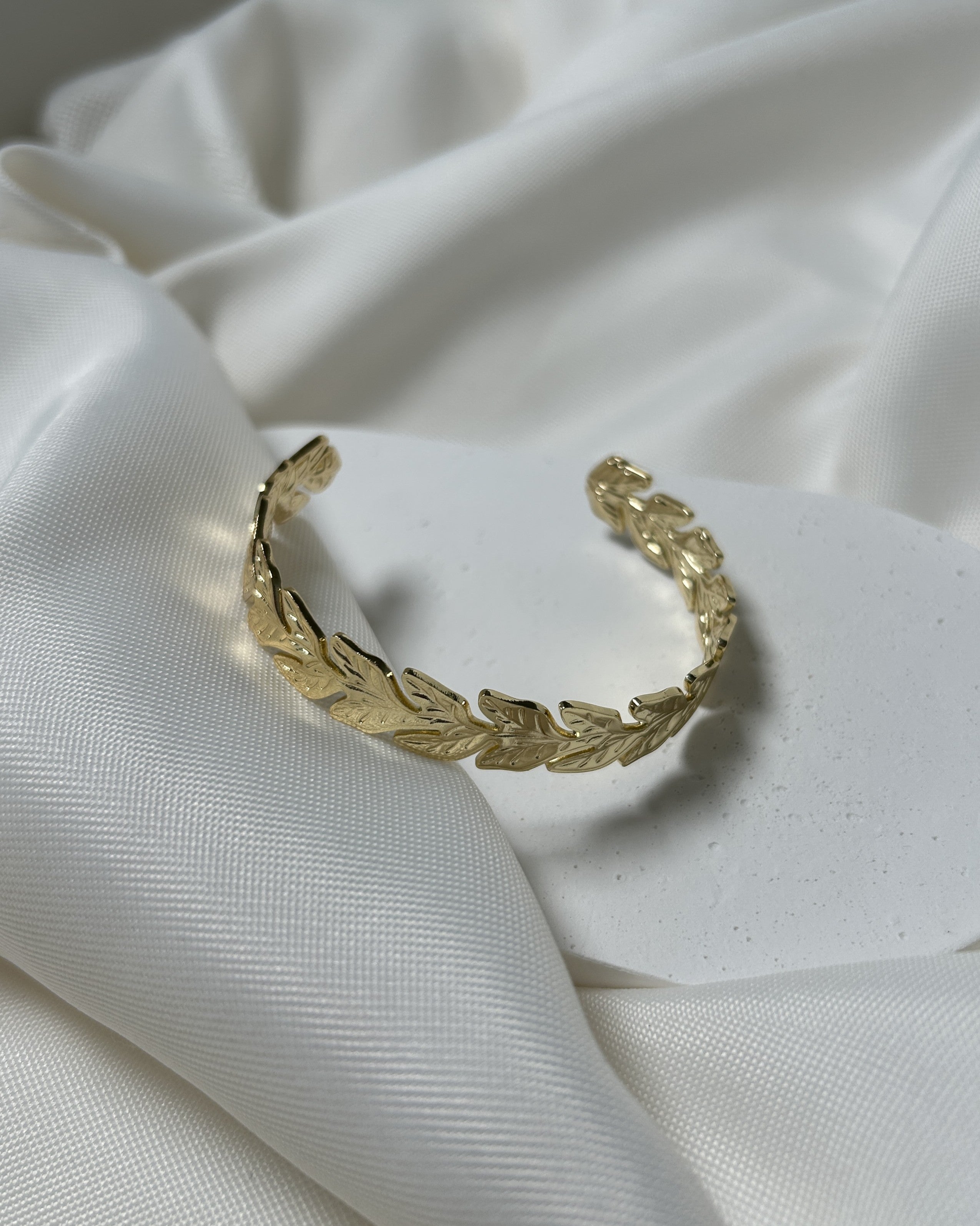Golden Texture Yaprak Dokulu Bileklik