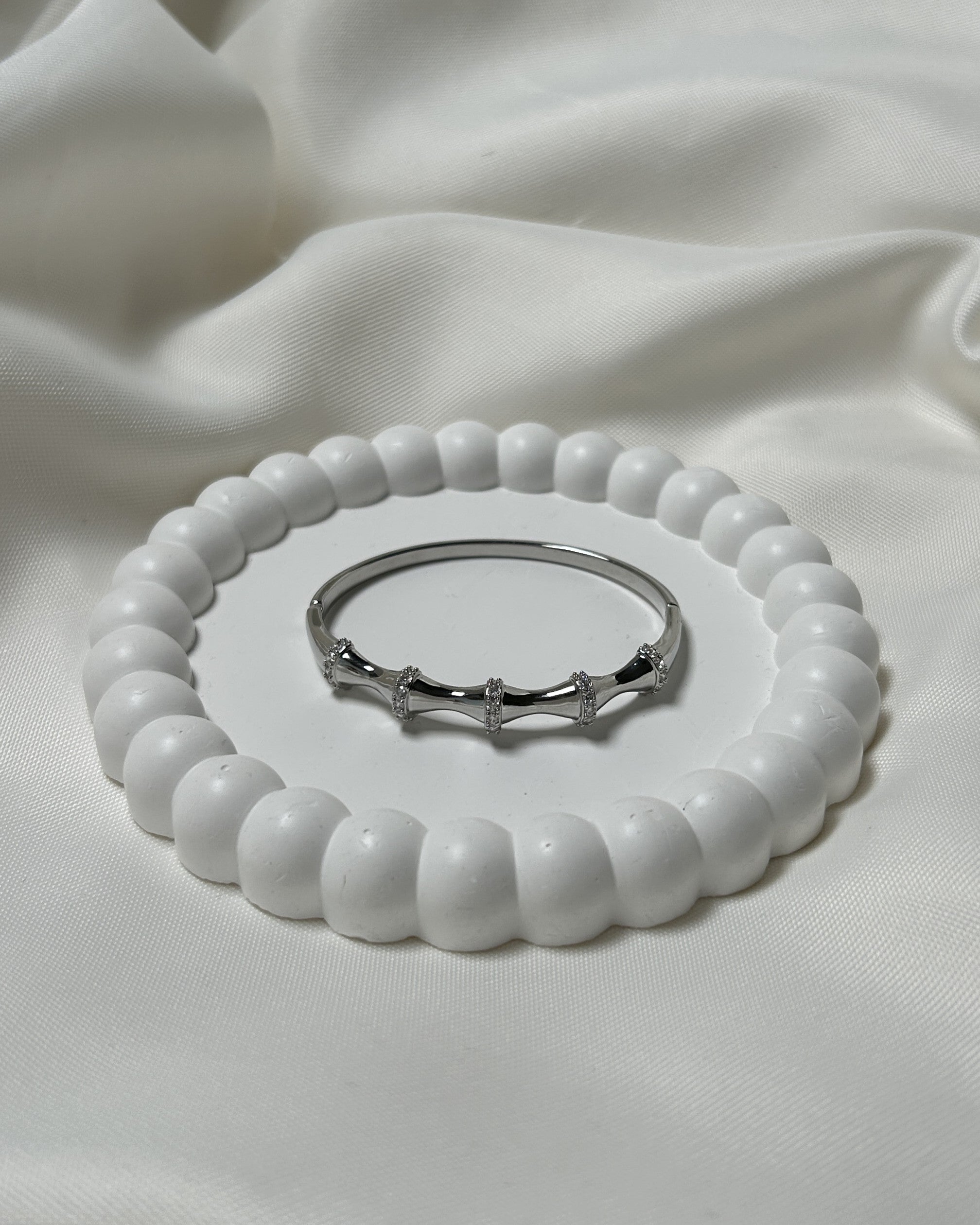 Bambu Form Zirkon Taş Detaylı Gümüş Renk Çelik Kelepçe Bileklik