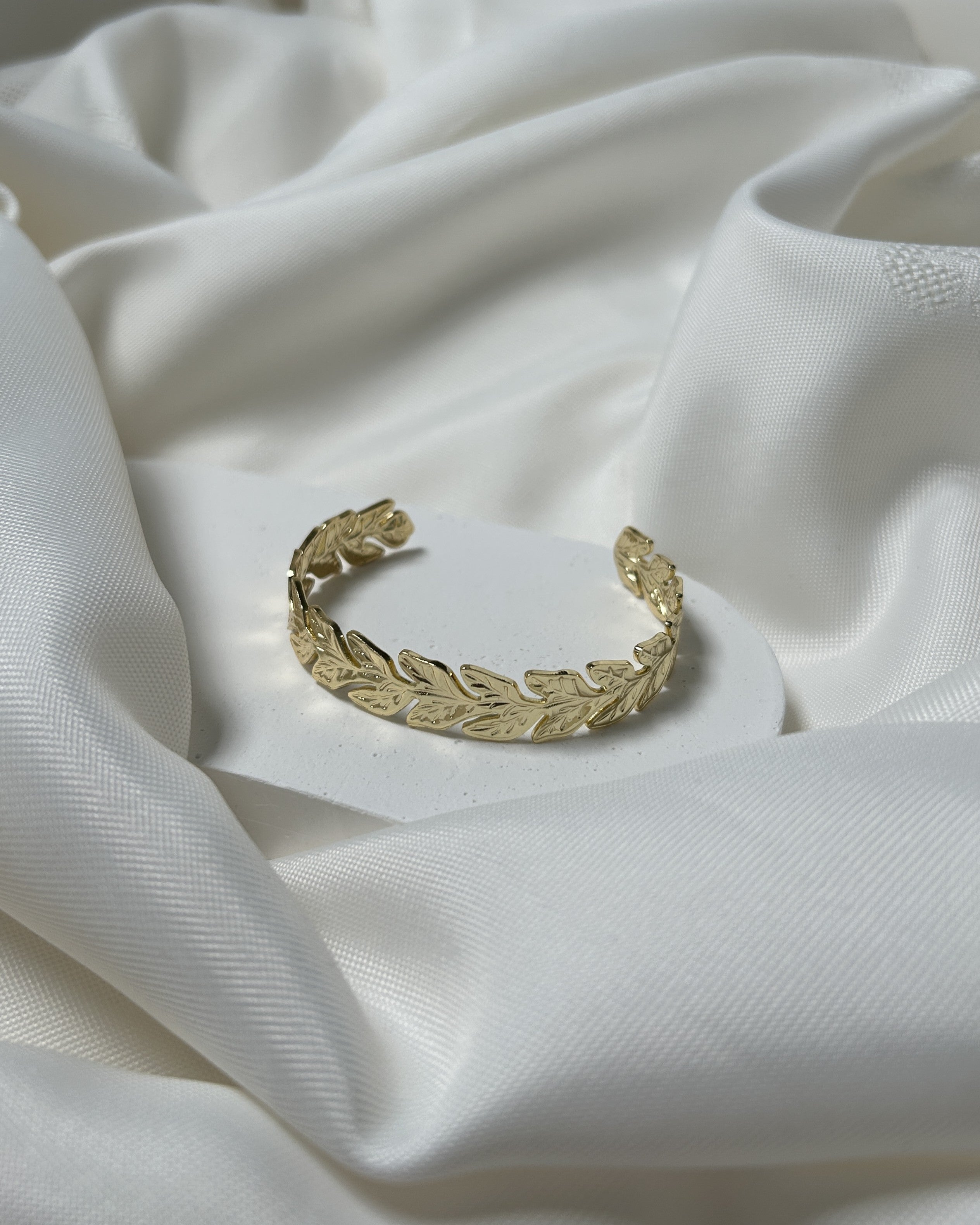 Golden Texture Yaprak Dokulu Bileklik