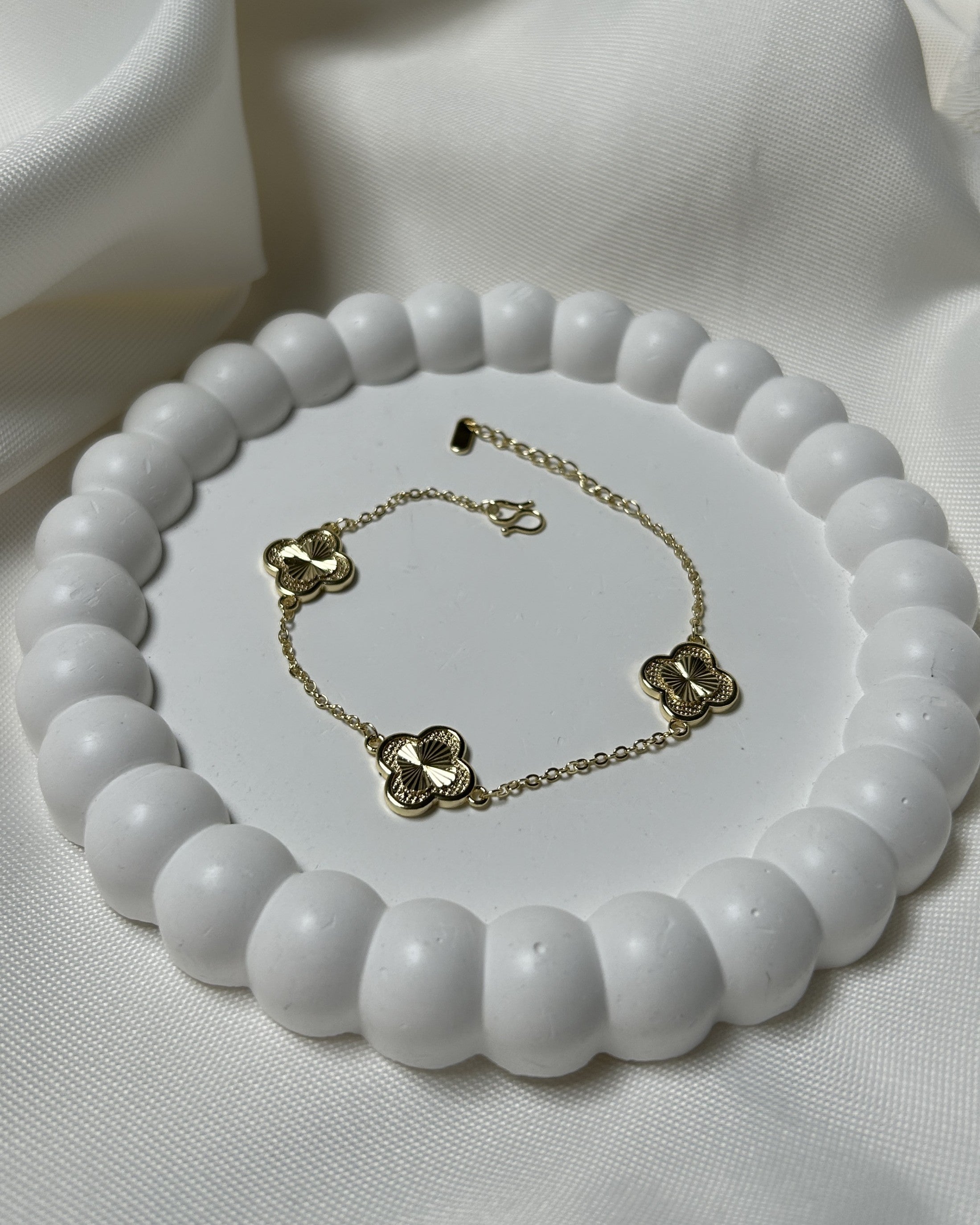 3 Yonca Figürlü Zincir Çelik Bileklik