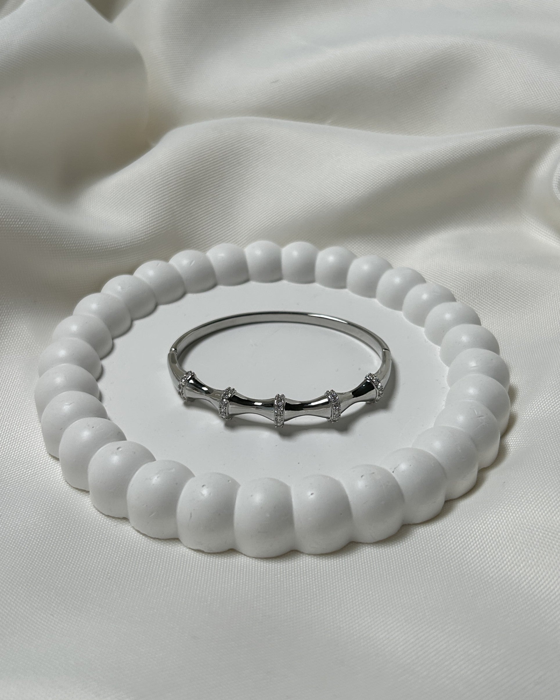 Bambu Form Zirkon Taş Detaylı Gümüş Renk Çelik Kelepçe Bileklik