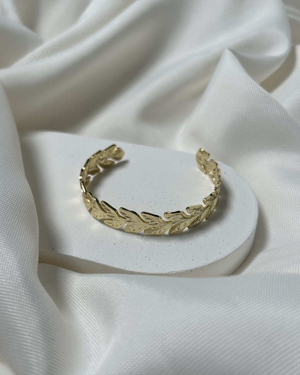 Golden Texture Yaprak Dokulu Bileklik
