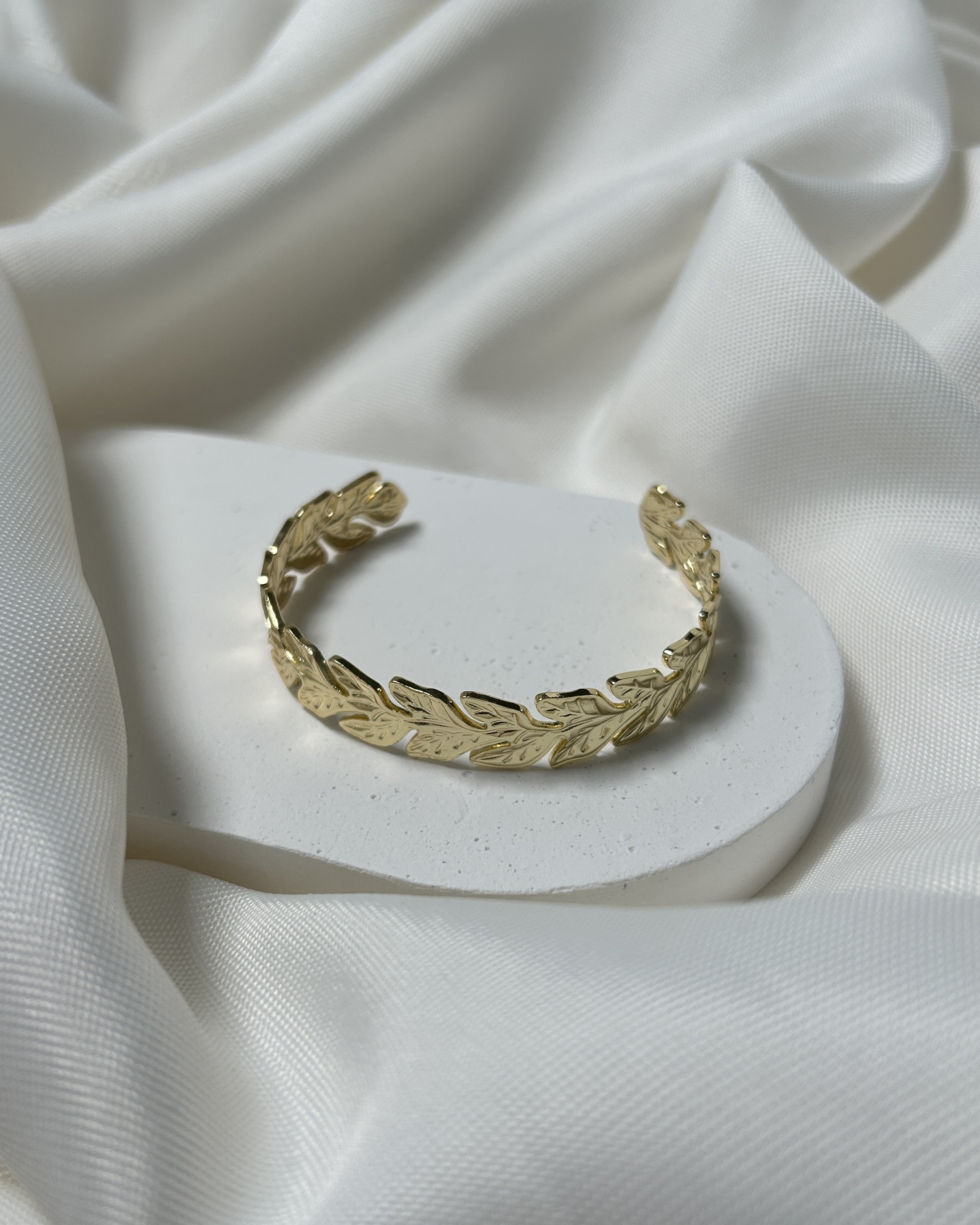 Golden Texture Yaprak Dokulu Bileklik