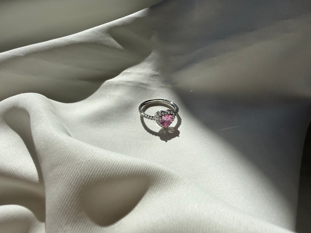 Pembe Taşlı Kalp Simgeli Çelik Yüzük