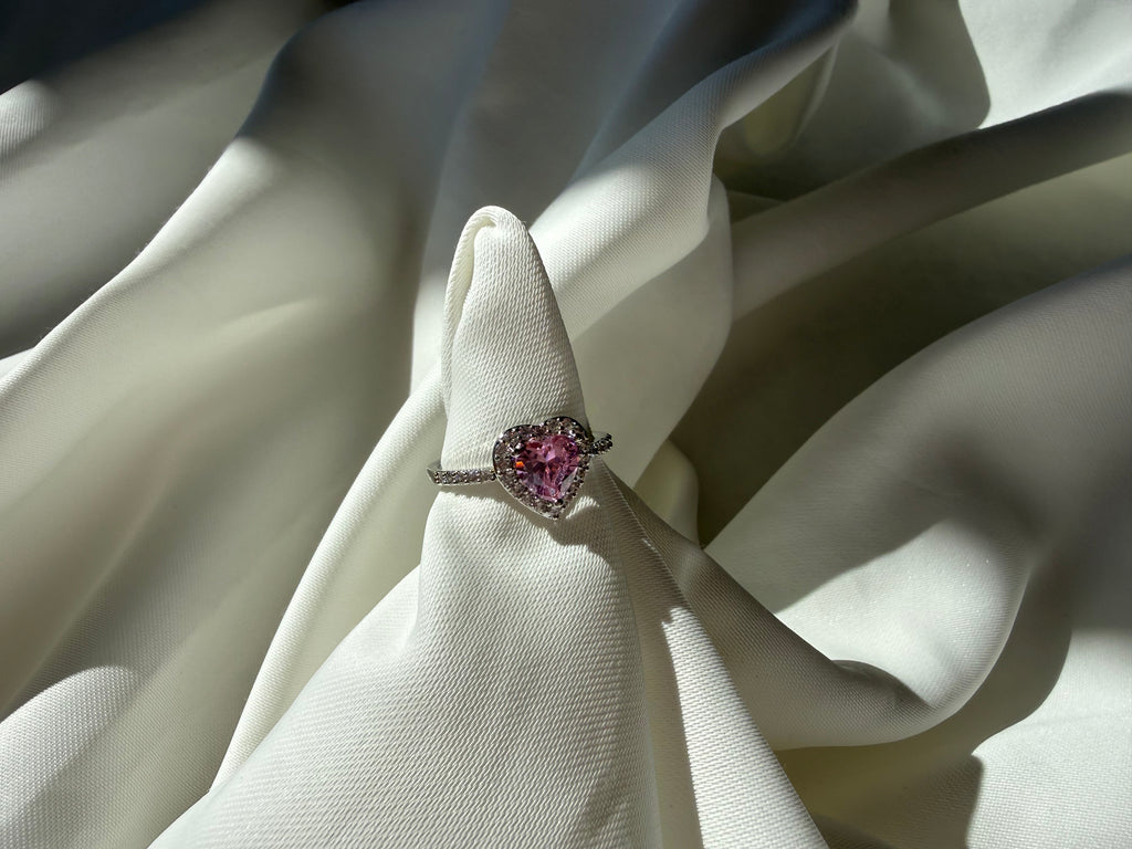 Pembe Taşlı Kalp Simgeli Çelik Yüzük