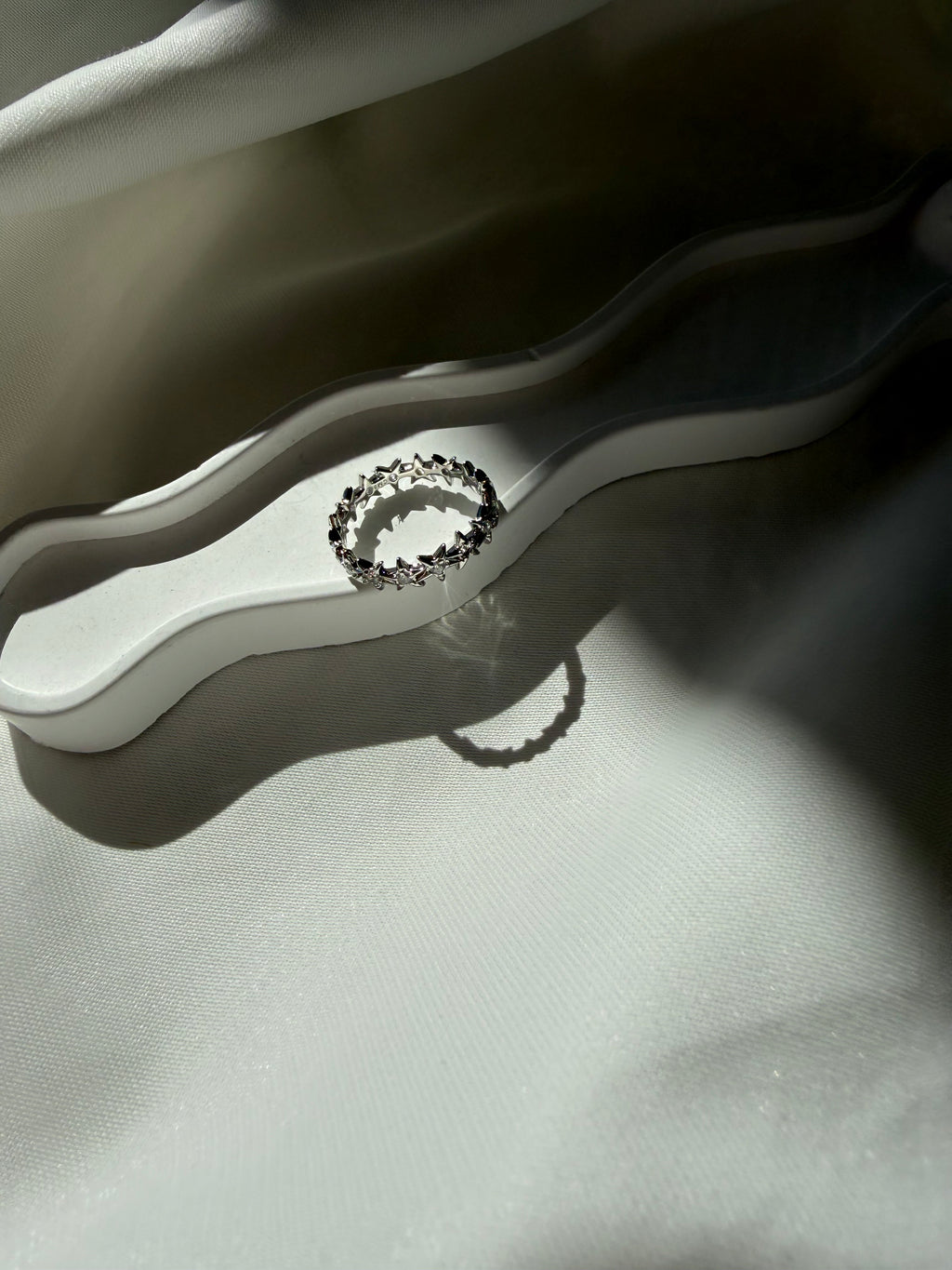 Tam Tur Yıldız Detaylı Zirkon Taşlı Çelik Yüzük