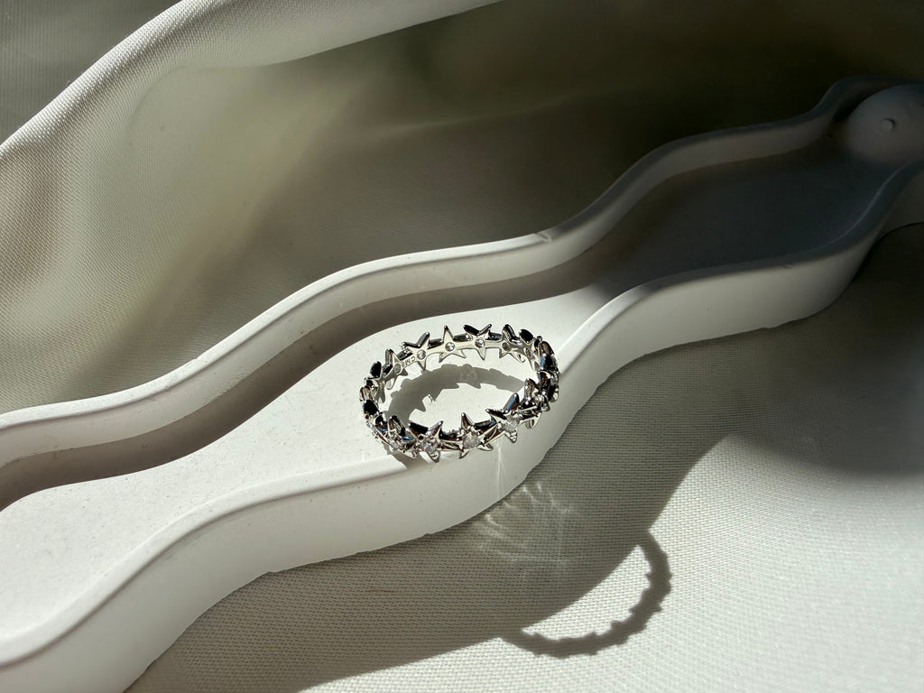 Tam Tur Yıldız Detaylı Zirkon Taşlı Çelik Yüzük