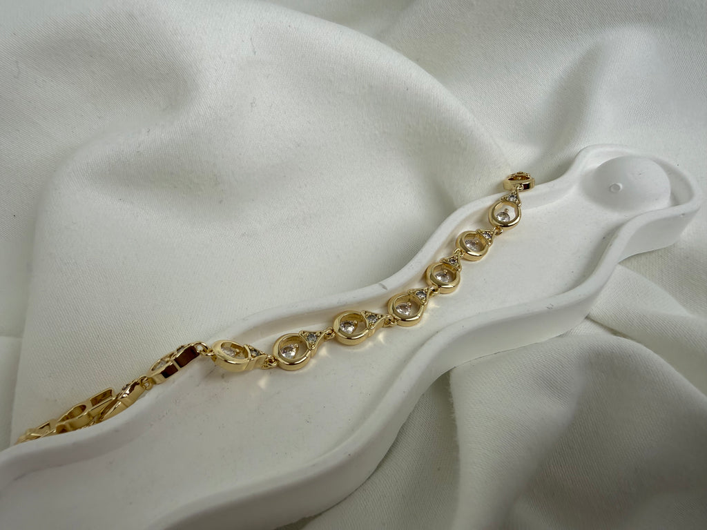 Yuvarlak Geometrik Desen Zirkon Taşlı Çelik Bileklik