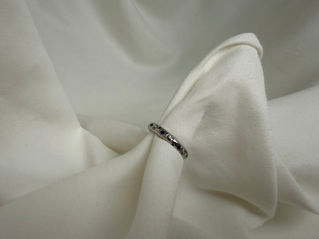 Yıldızlı Aylı İşlemeli Mavi Beyaz Taşlı Çelik Yüzük