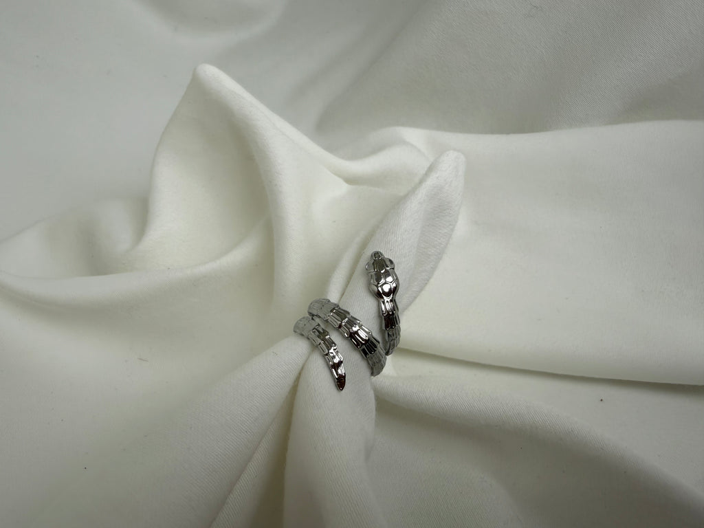 Yılan Figürlü Ayarlanabilen Çelik Yüzük