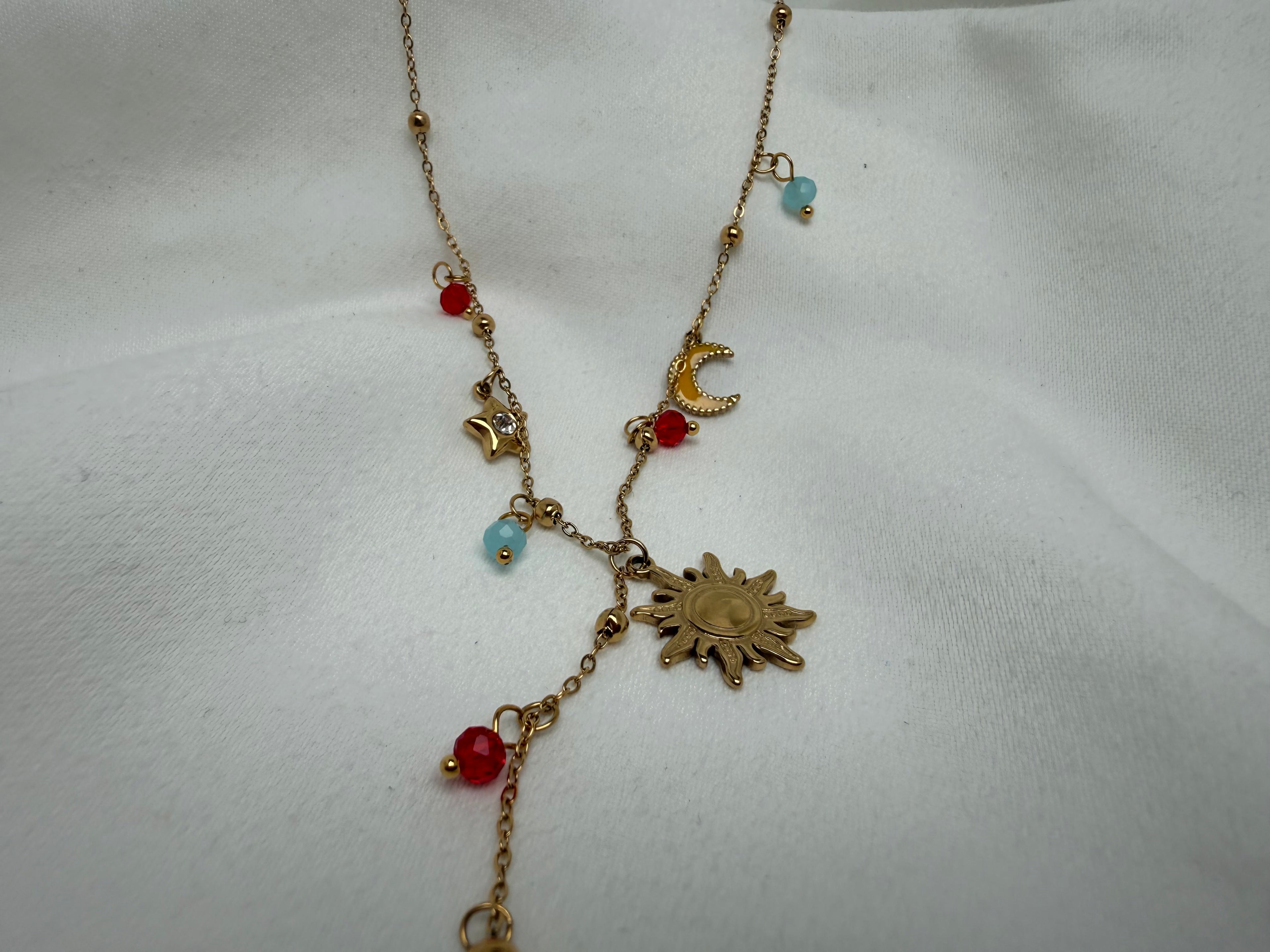 Güneş ve Ay Charmlı Renkli Boncuklu Çelik Y kolye