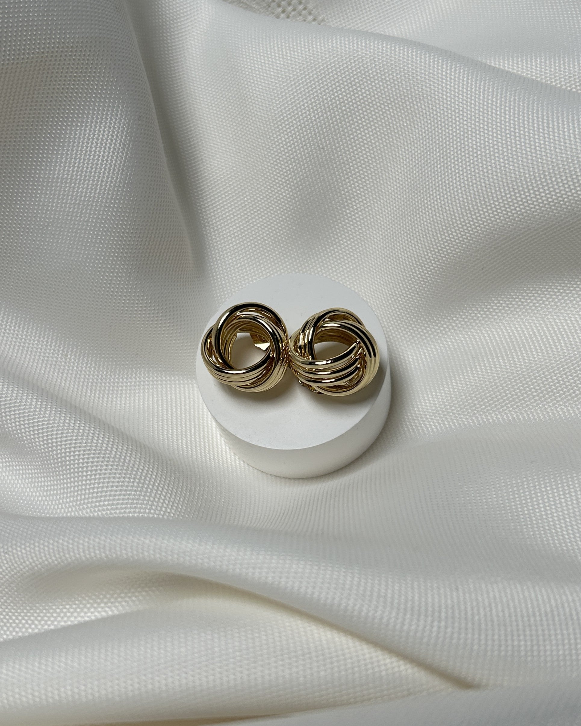 Burgu Form Altın Renk Çelik Halka Küpe