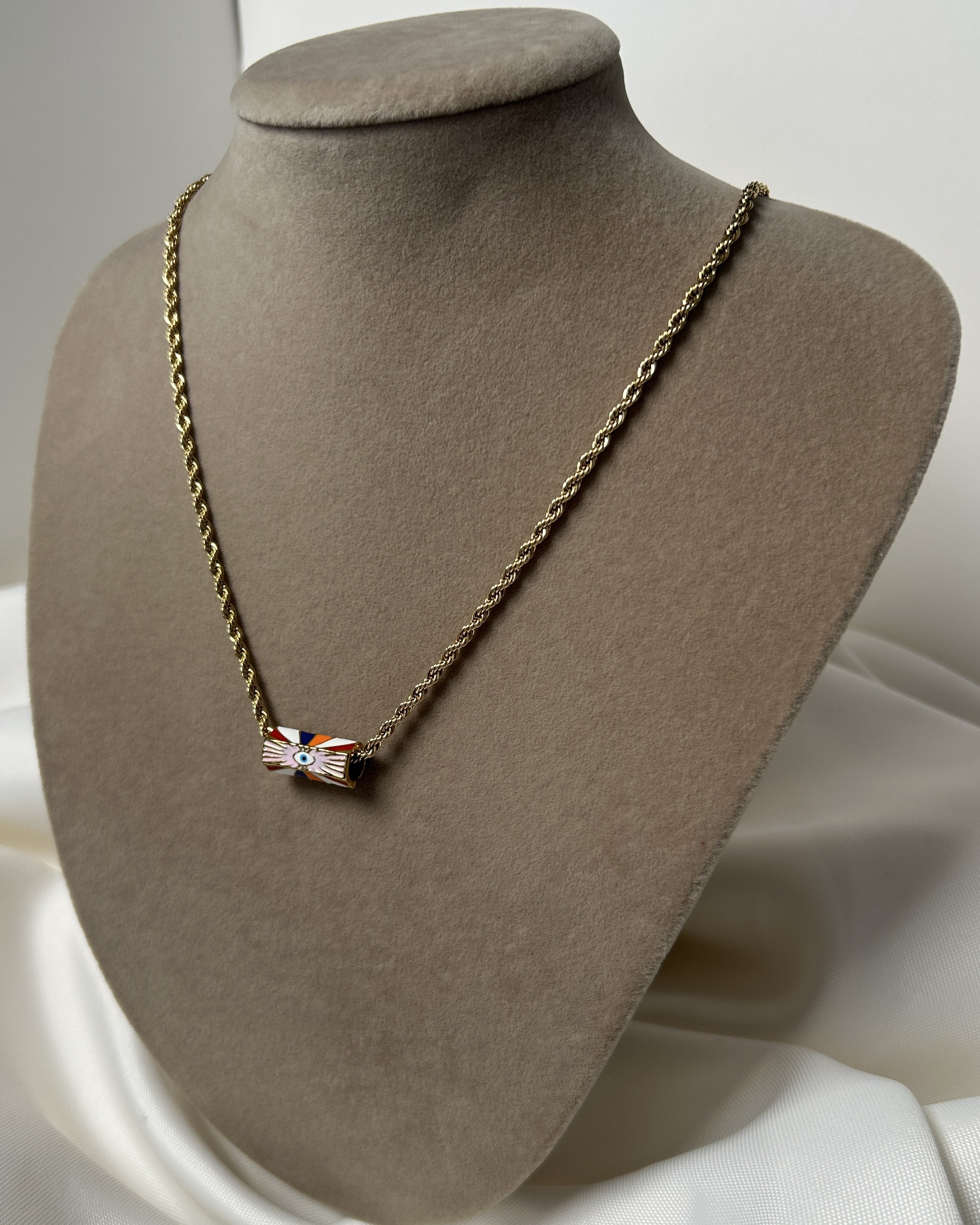 Burgu Zincir Blok Charmlı Kalpli Çelik Kolye