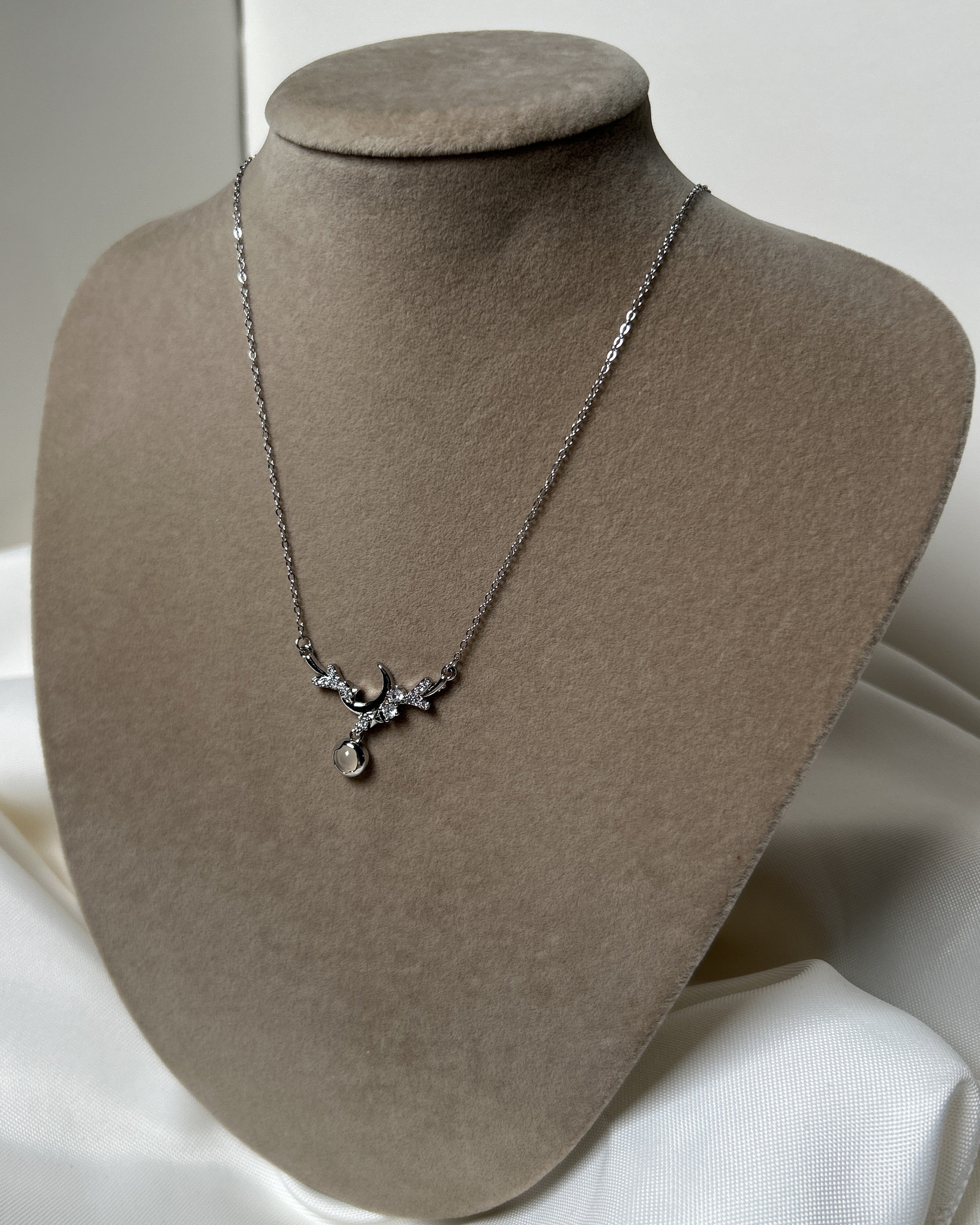 Sallantılı Ay Yıldız Gökyüzü Çelik Kolye