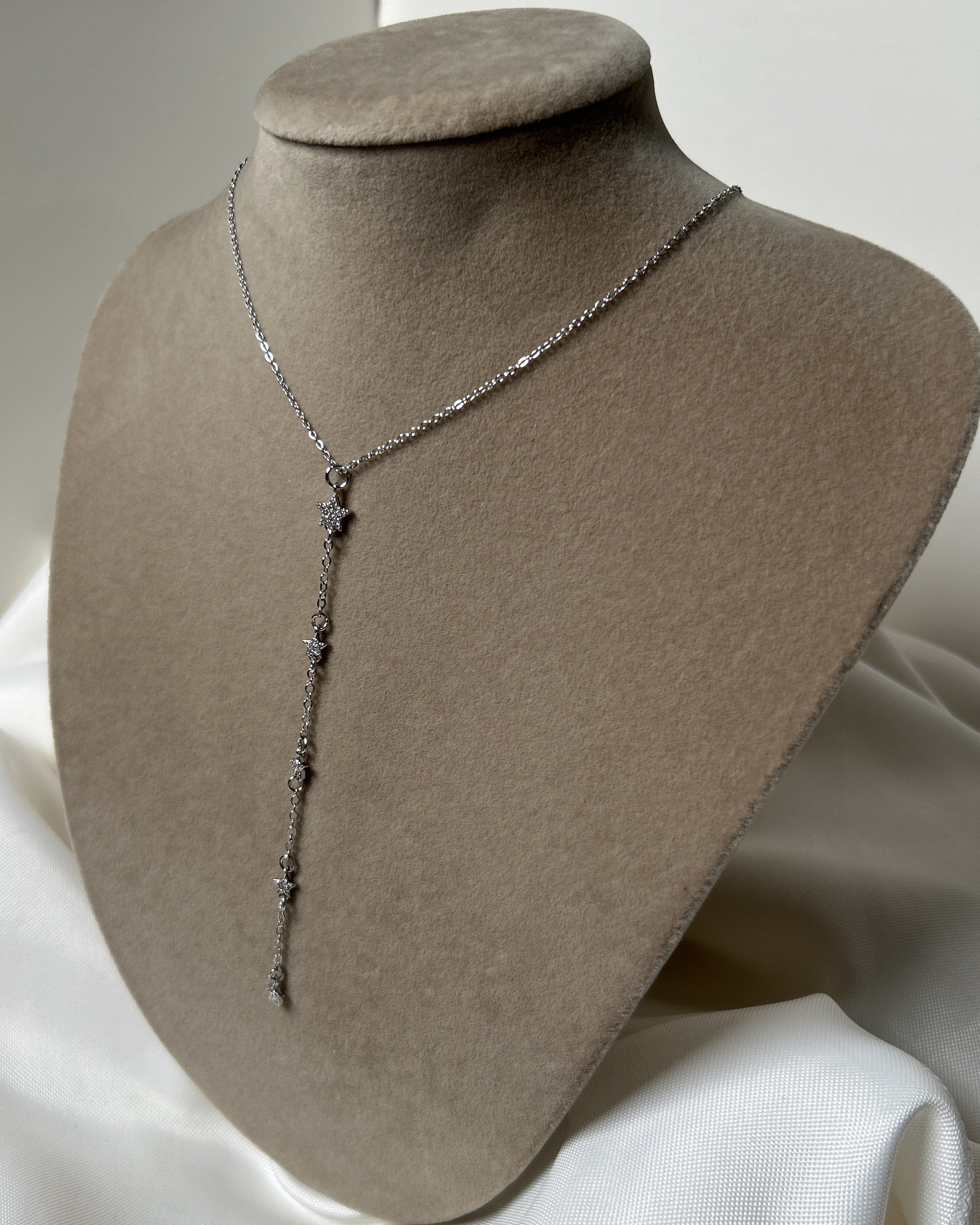 Yıldız Detaylı Taşlı Çelik Y Kolye