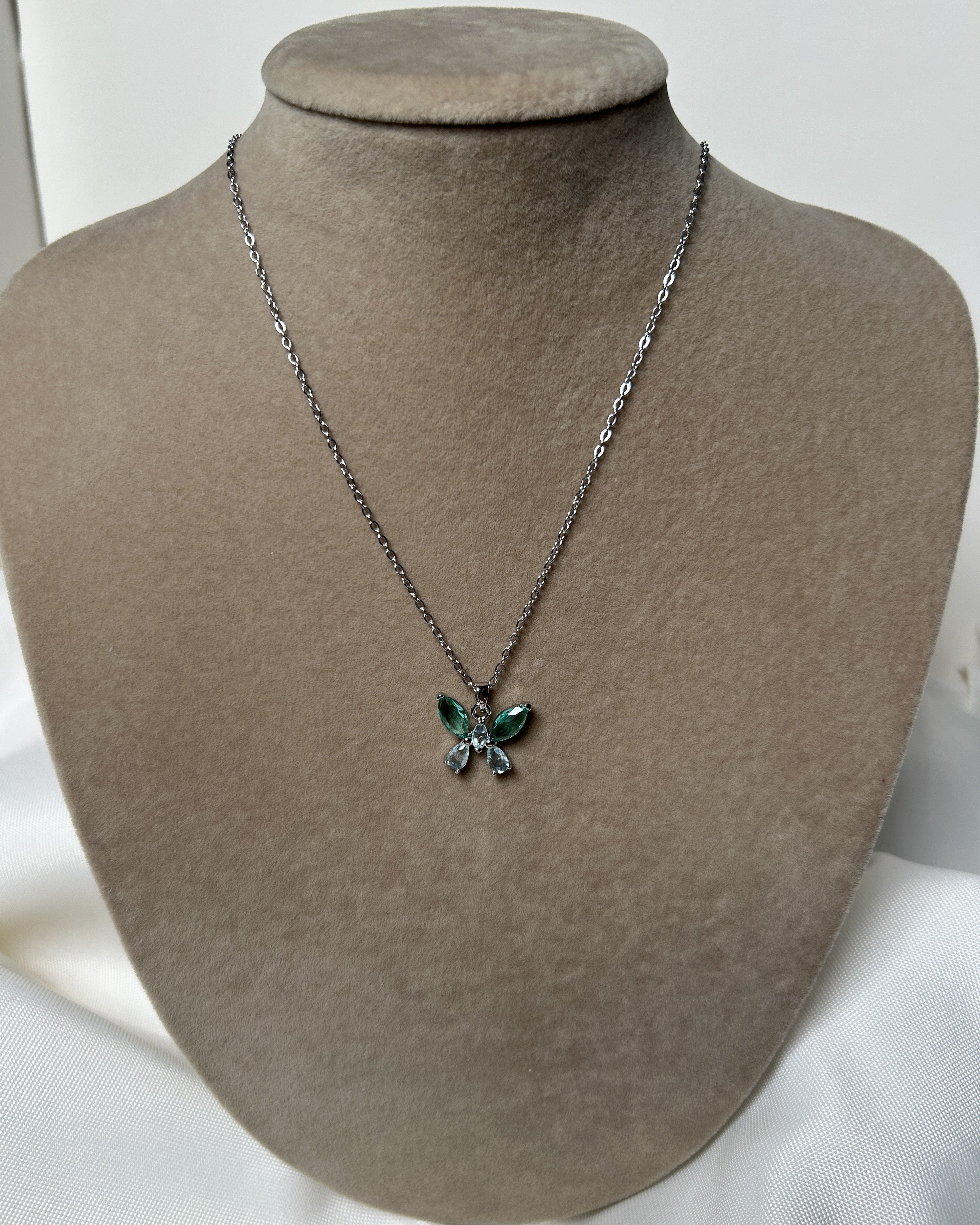 Turkuaz ve Mavi Taşlı Kelebek Çelik Kolye