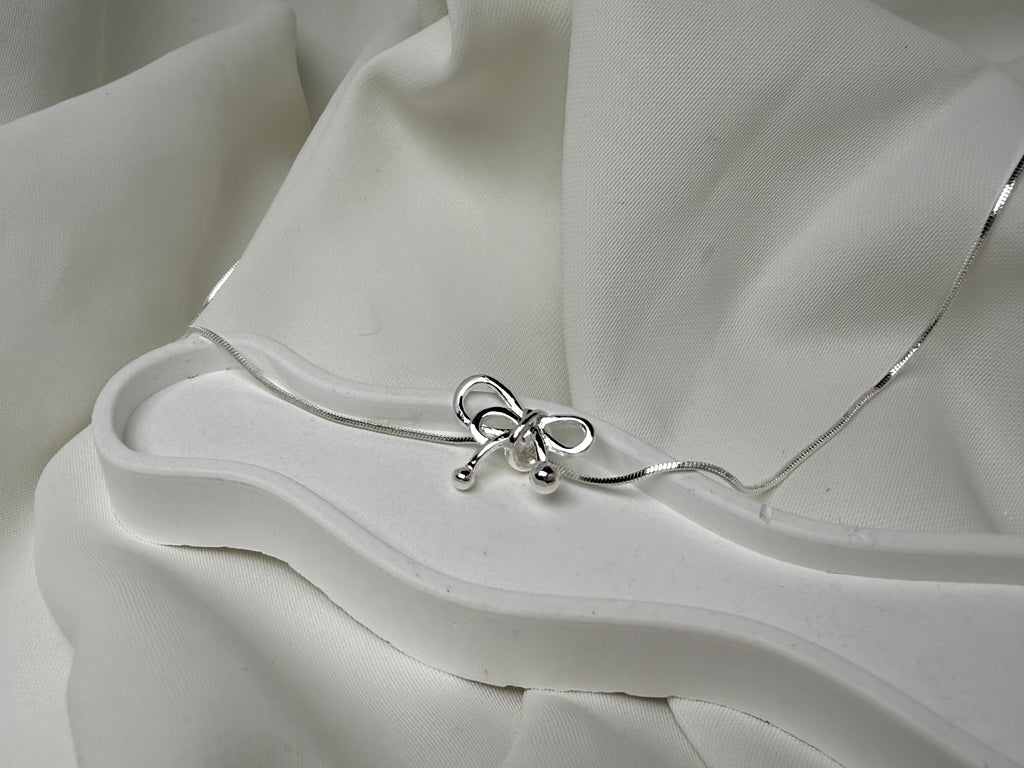 Fiyonk Kurdele Uçlu Çelik Kolye