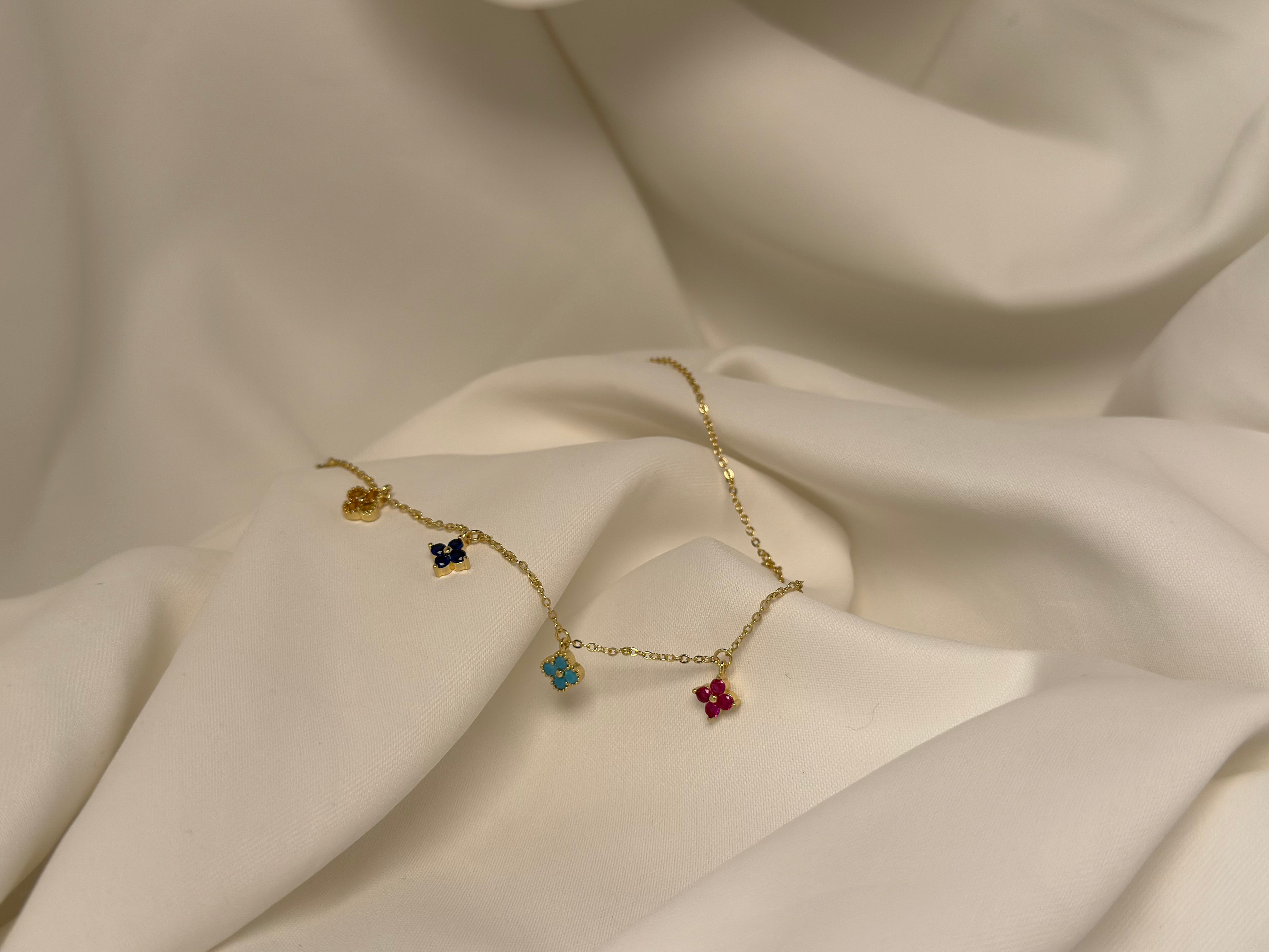 Renkli Çiçekli Çelik Kolye