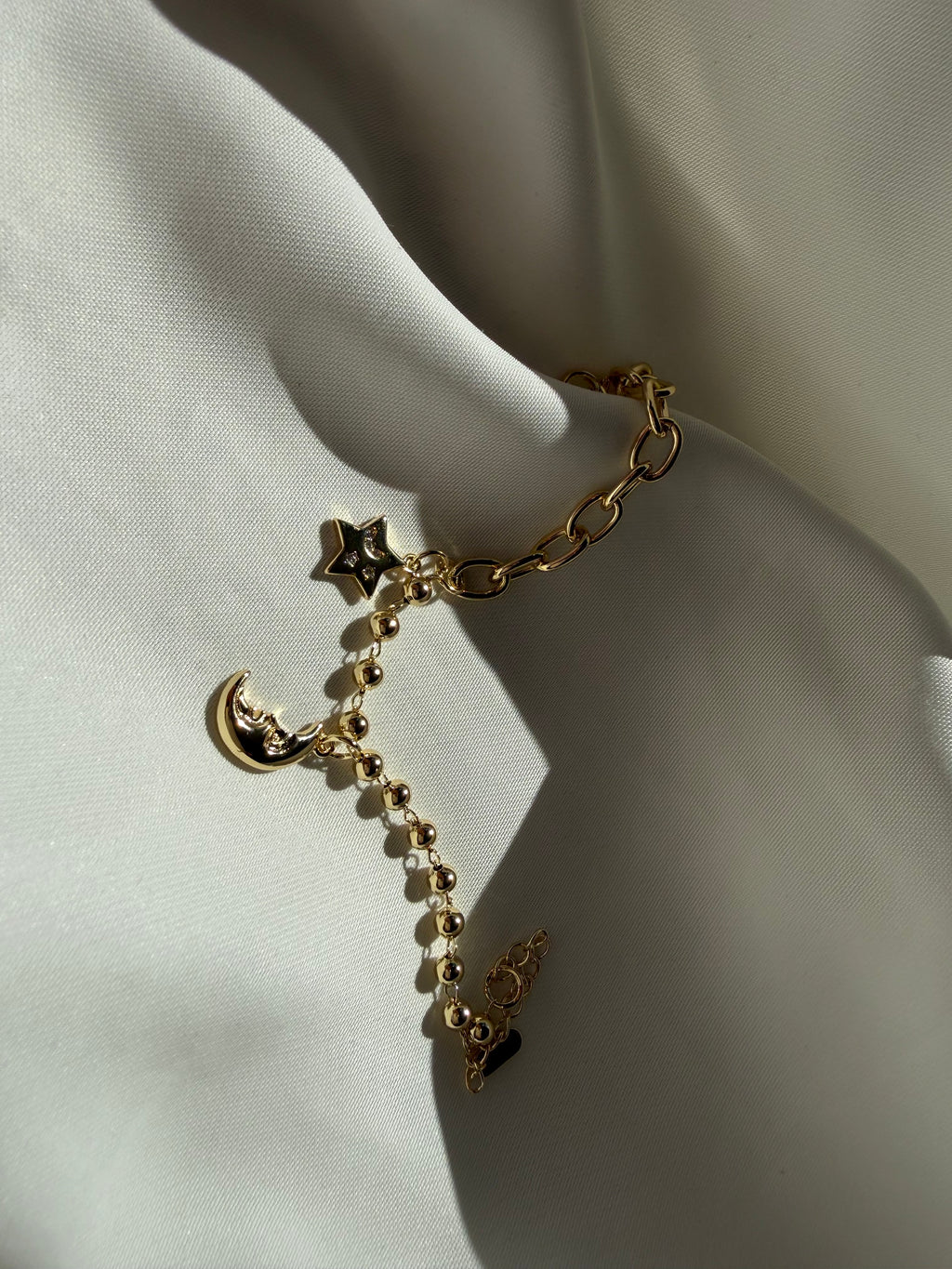 Ay Dede Yıldız Charmlı Top ve Ataç Zincir Çelik Bileklik