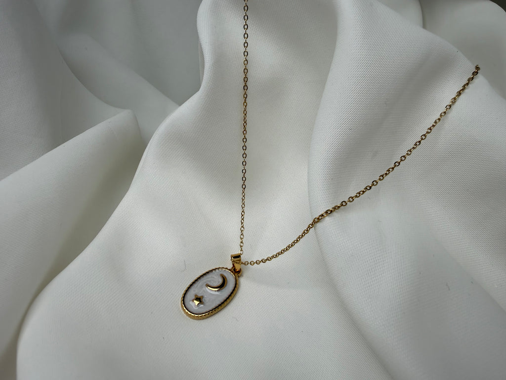 Yıldız ve Ay Mineli Çelik Kolye