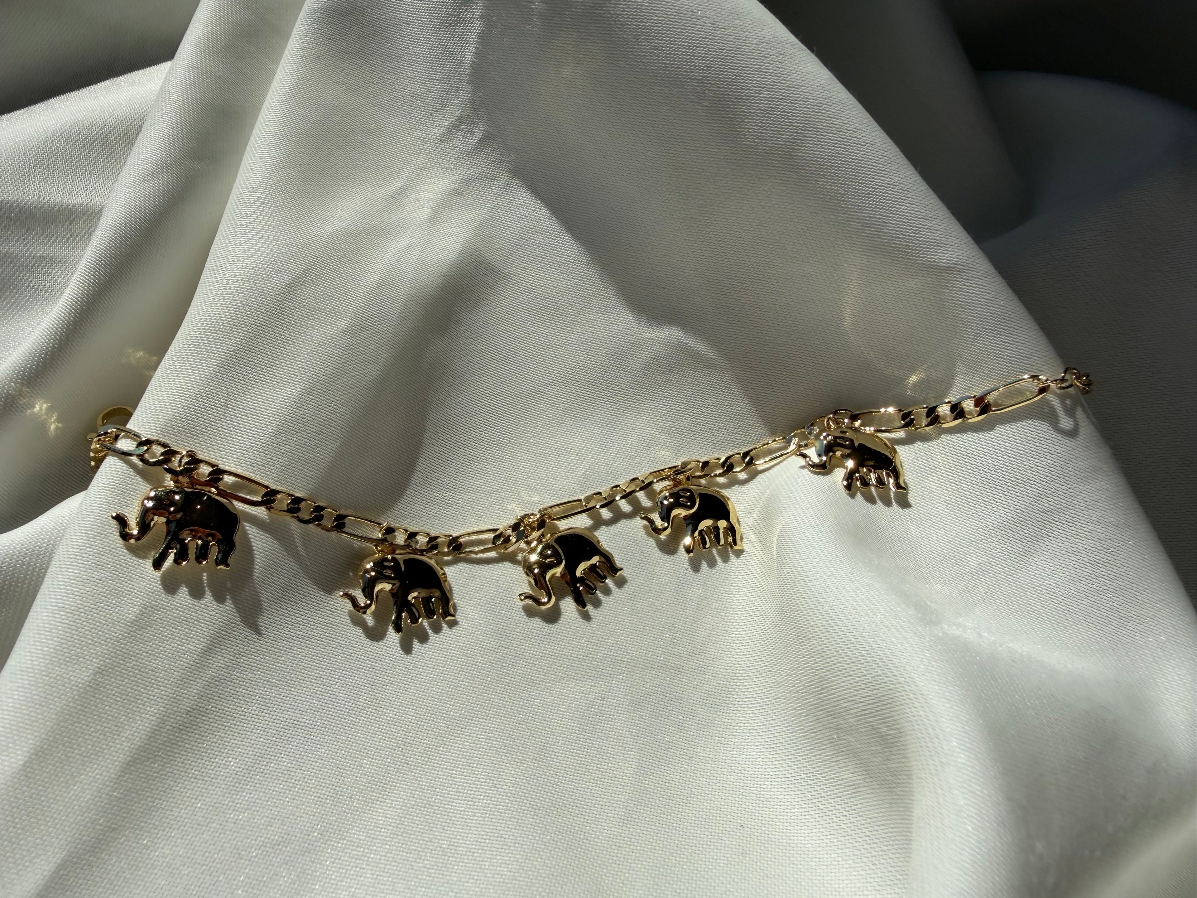 Fil Charmlı Çelik Zincir Bileklik