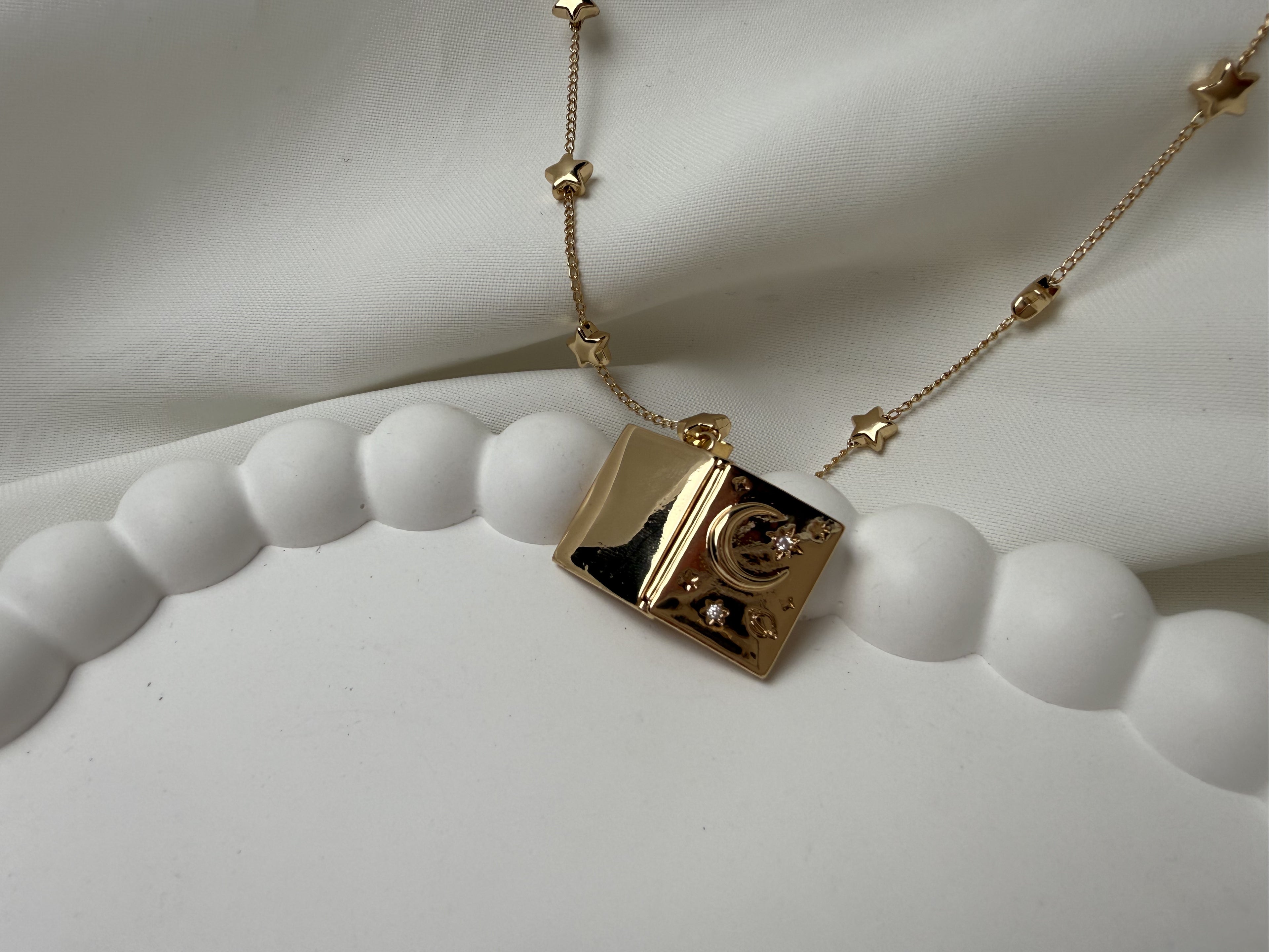 Zinciri Yıldızlı Açılabilen 'You're my soulmate' Yazılı Kitap Çelik Kolye