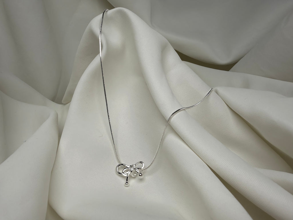 Fiyonk Kurdele Uçlu Çelik Kolye