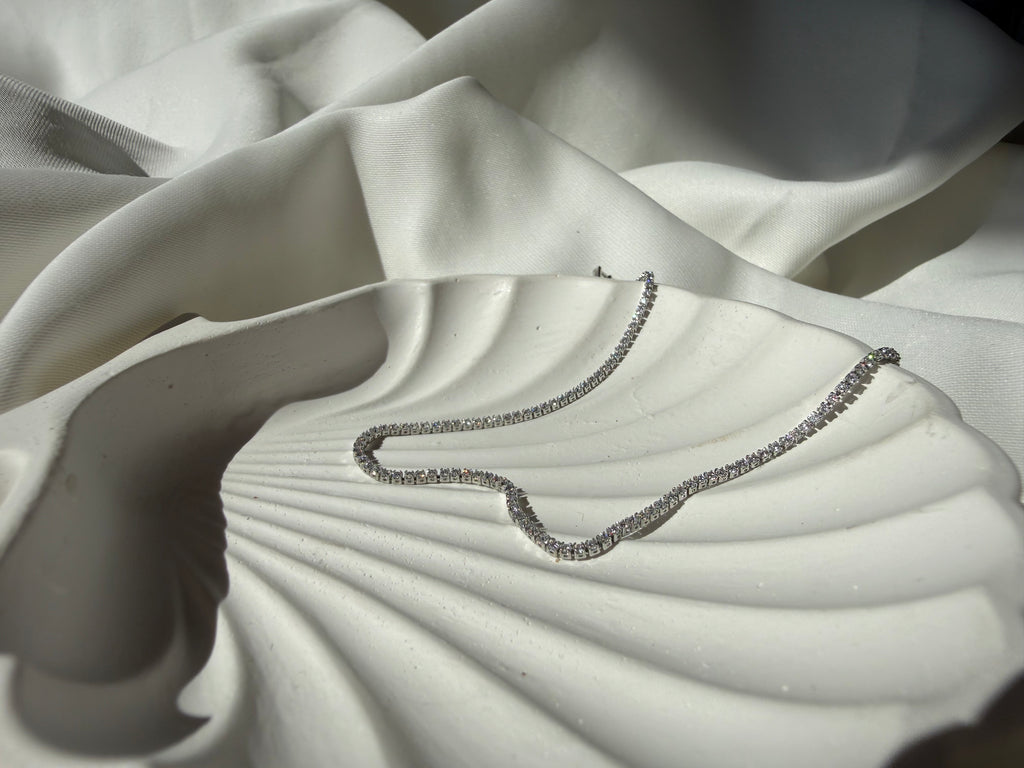 İnce Zarif Su Yolu Çelik Bileklik