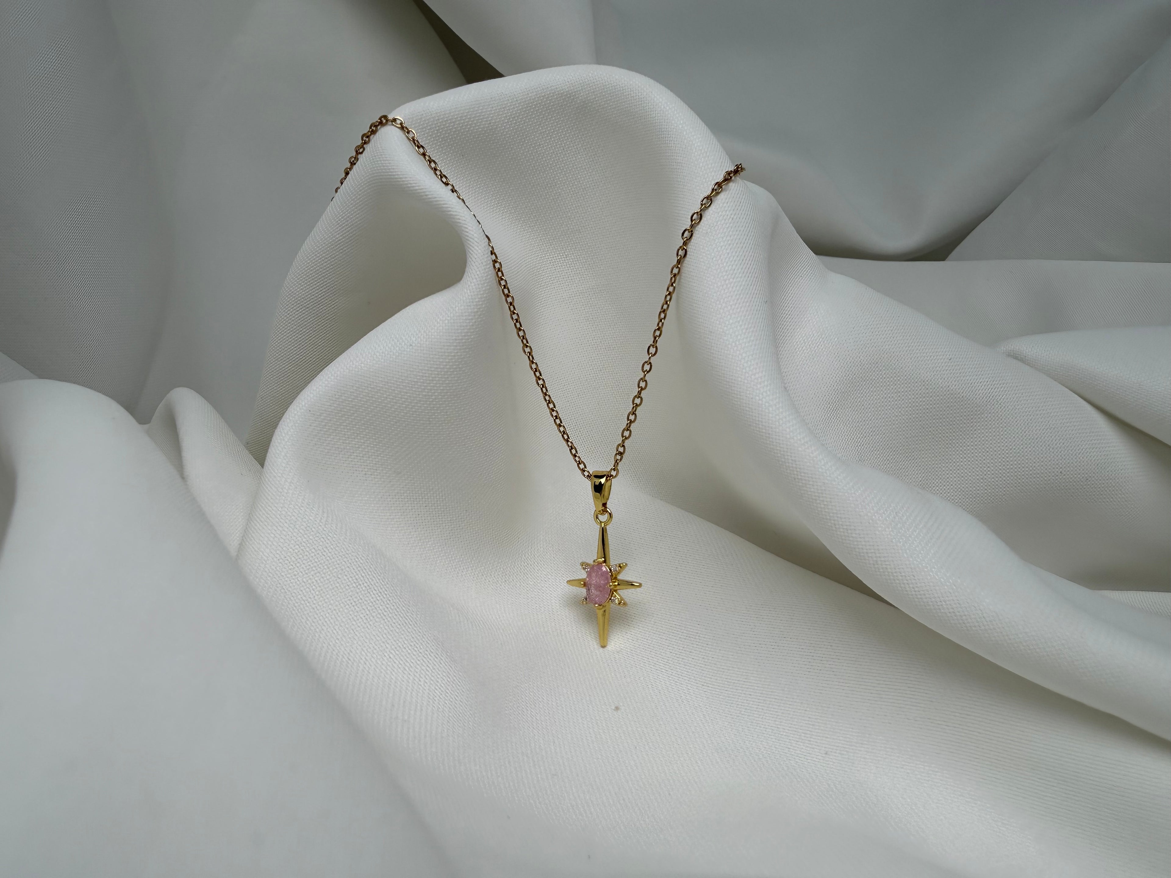 Pembe Taşlı Kuzey Yıldızı Çelik Kolye