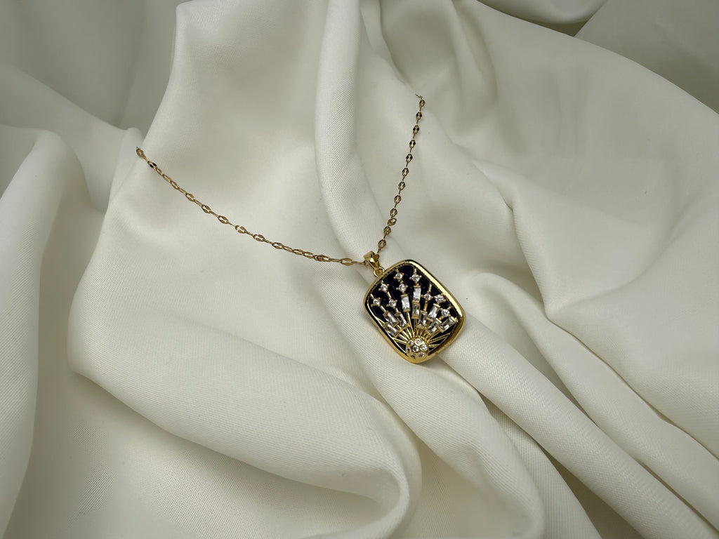 Güneş ve Yıldızlar Mineli Çelik Kolye