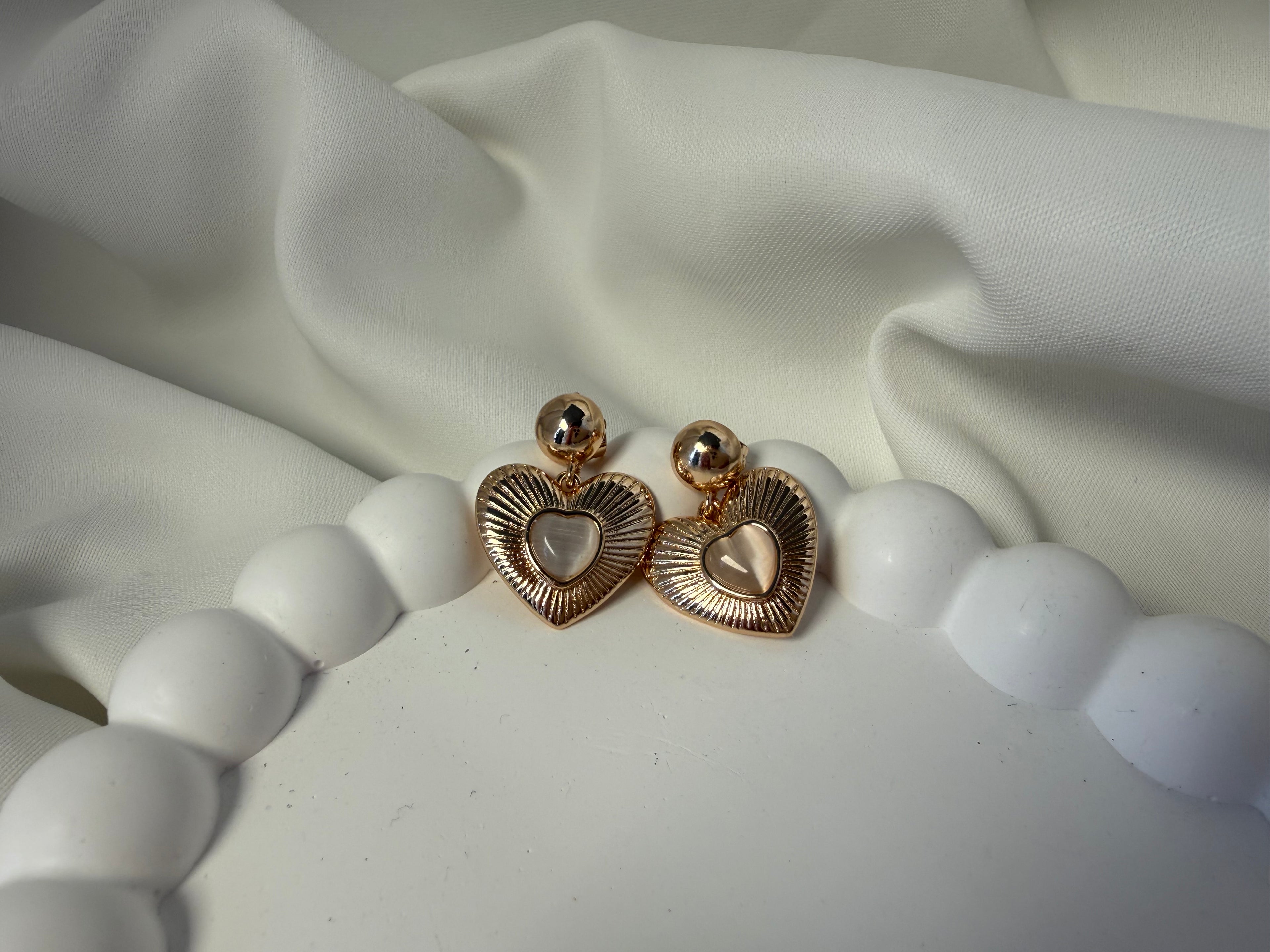 Çizgili Kalp Sallantılı Çelik Küpe