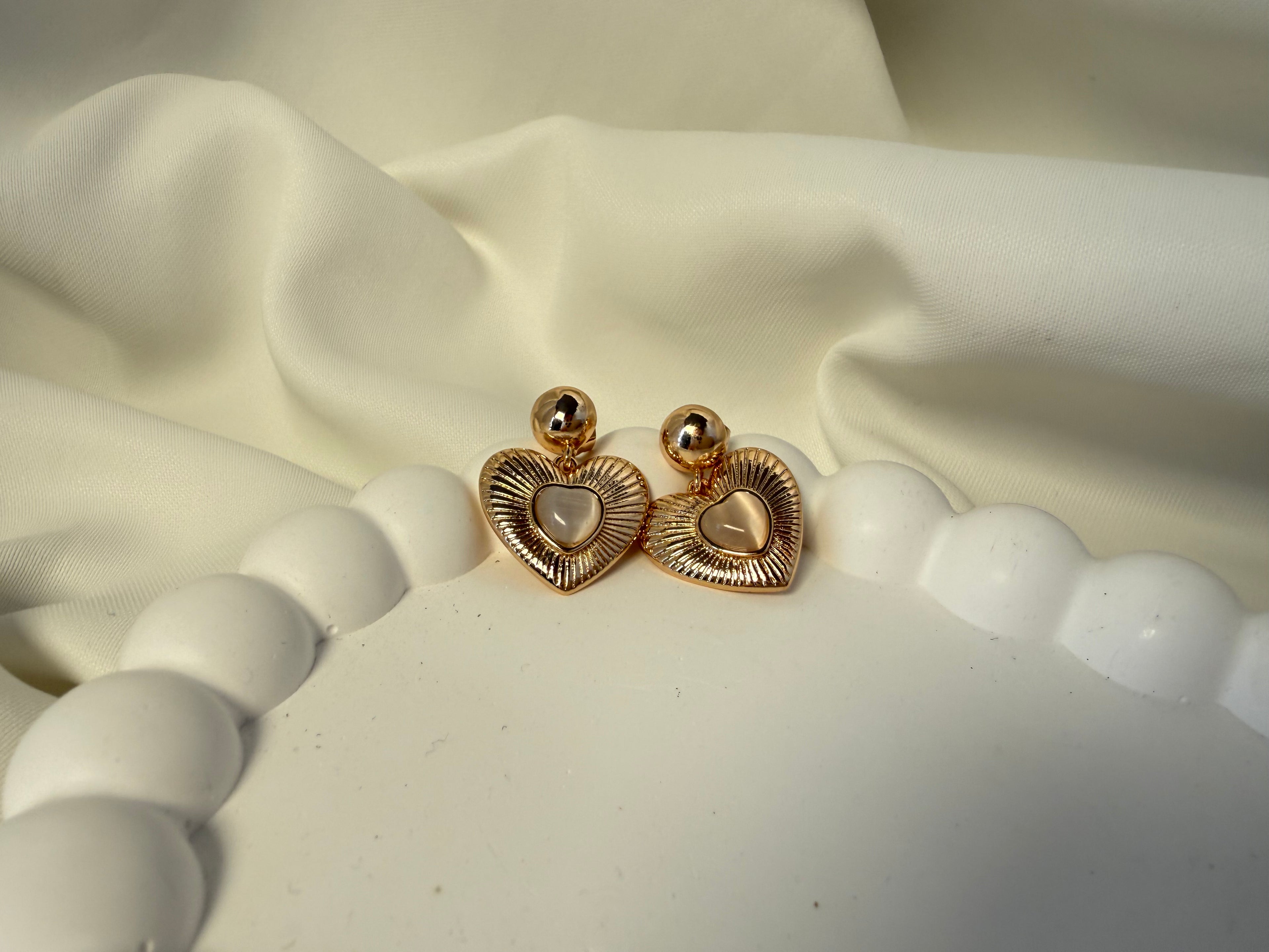 Çizgili Kalp Sallantılı Çelik Küpe