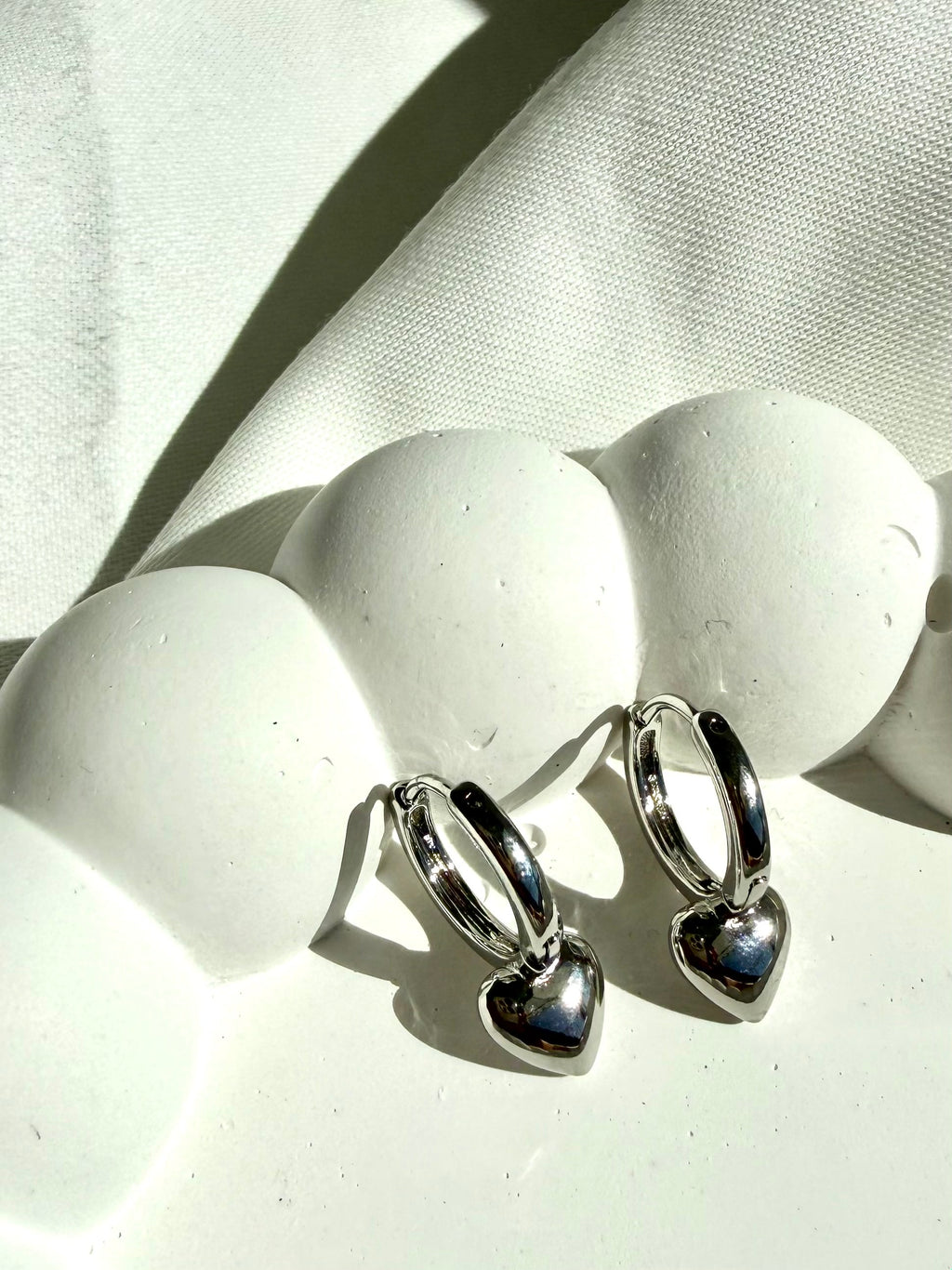 Minimal Kalpli Sallantılı Çelik Küpe