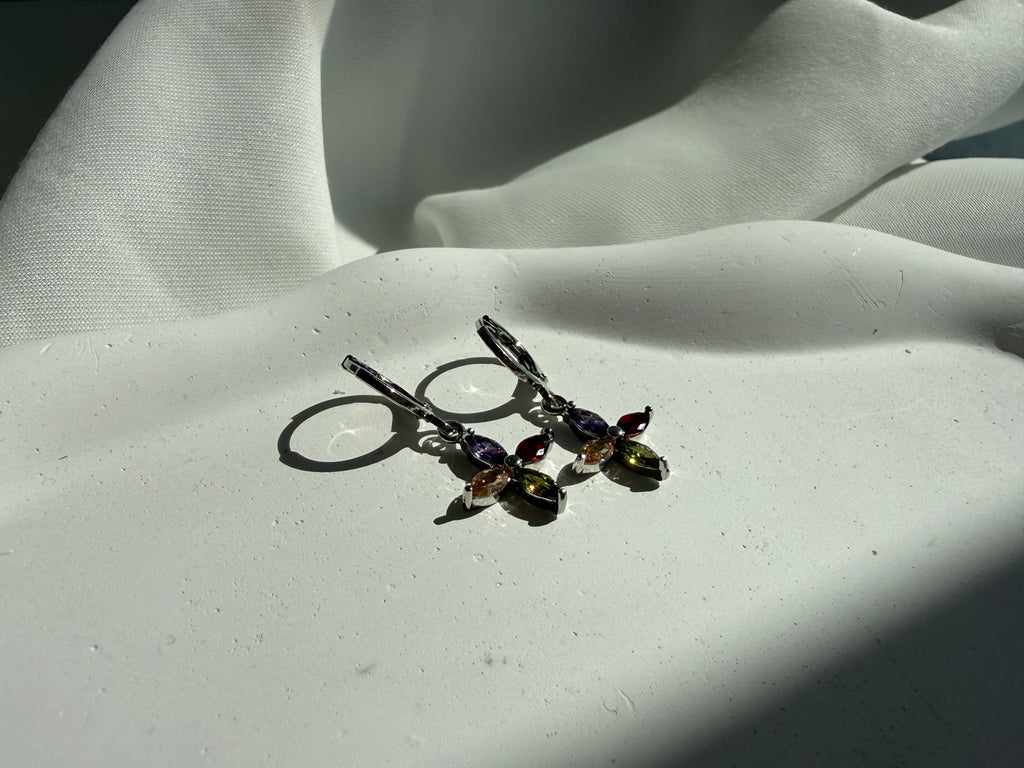 Renkli Taşlı Zirkon Zarif Çiçek Sallantılı Çelik Küpe