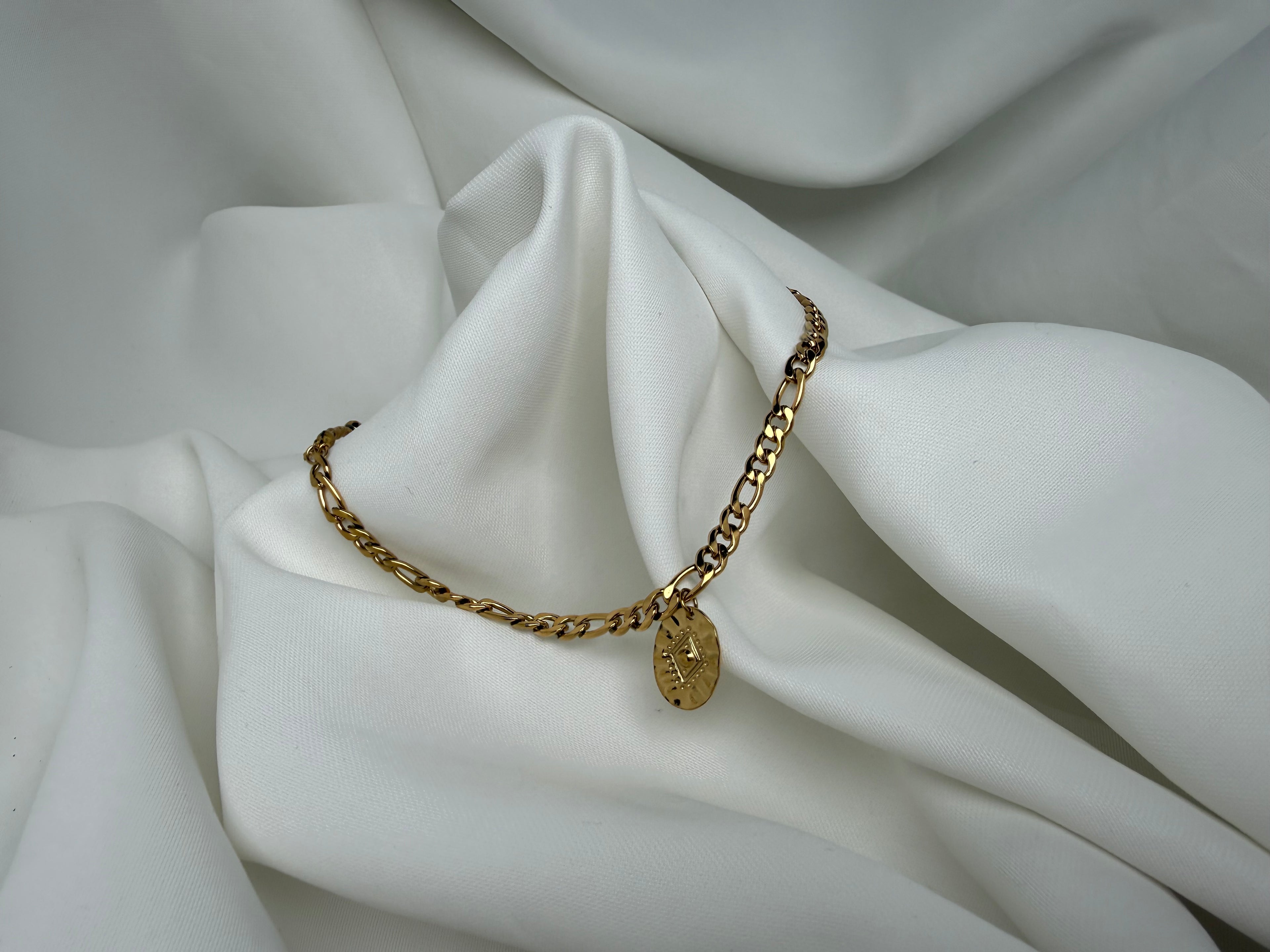 Çift Zincir Charmlı Boncuklu Çelik Bileklik